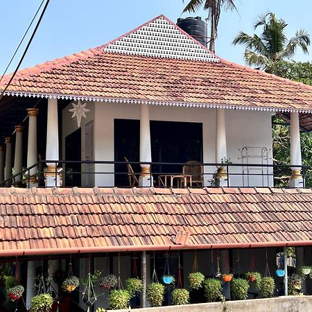 Marari Beach Cleetus Homestay Mararikulam Exterior photo