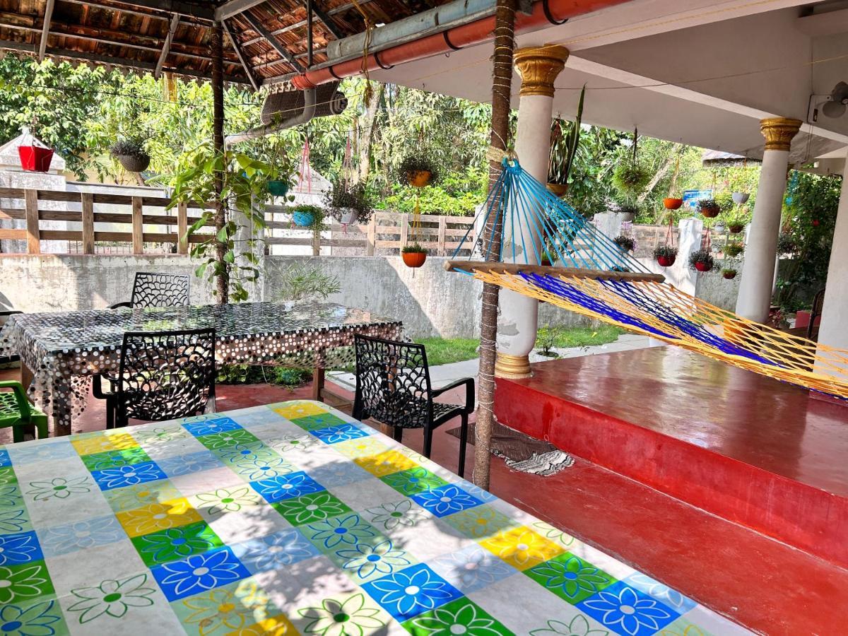 Marari Beach Cleetus Homestay Mararikulam Exterior photo